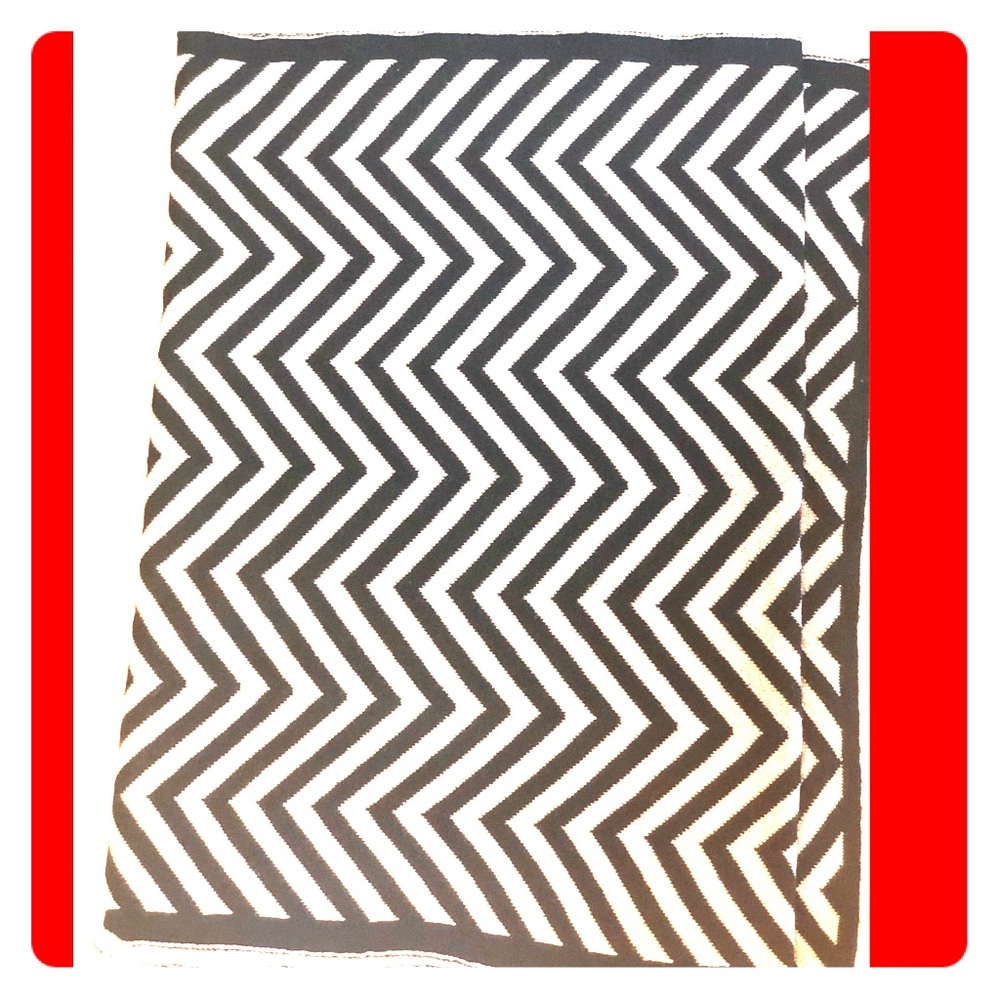NWT Scarf/Shawl Metallic, multi-style, Chevron